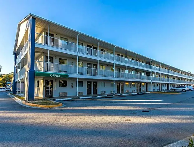 Studio 6 Savannah, GA hotel detail image 2