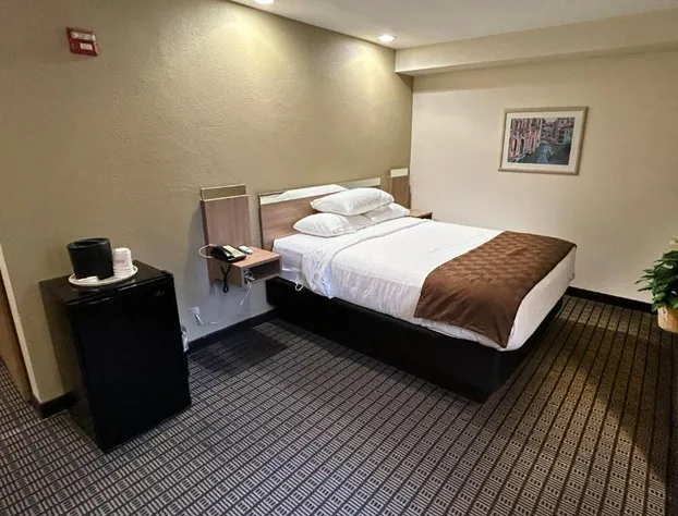 Travelodge by Wyndham Arlington/Dallas Area hotel detail image 2