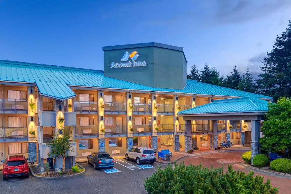 Accent Inns Kelowna hotel hero