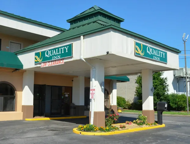 Quality Inn Bowling Green South hotel detail image 2