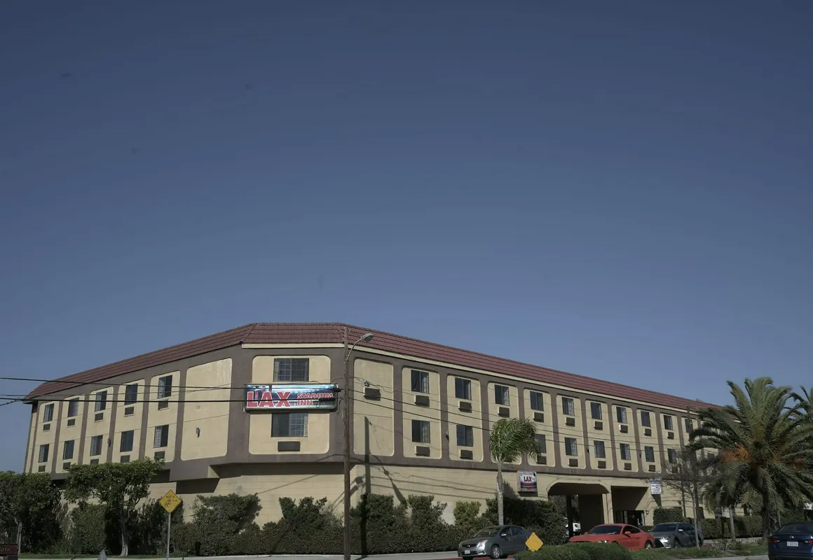 LAX Stadium Inn hotel hero