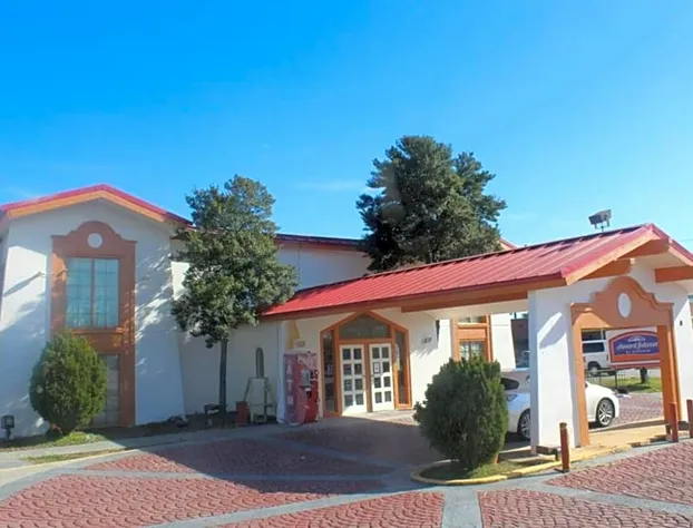 Howard Johnson by Wyndham Atlanta College Park hotel detail image 2