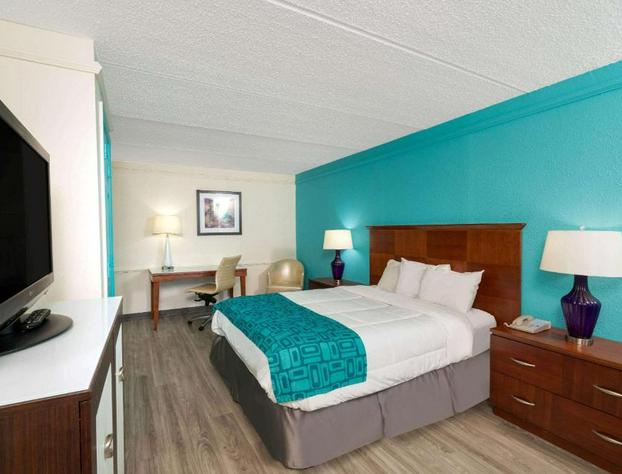 Howard Johnson by Wyndham Atlanta College Park hotel detail image 3