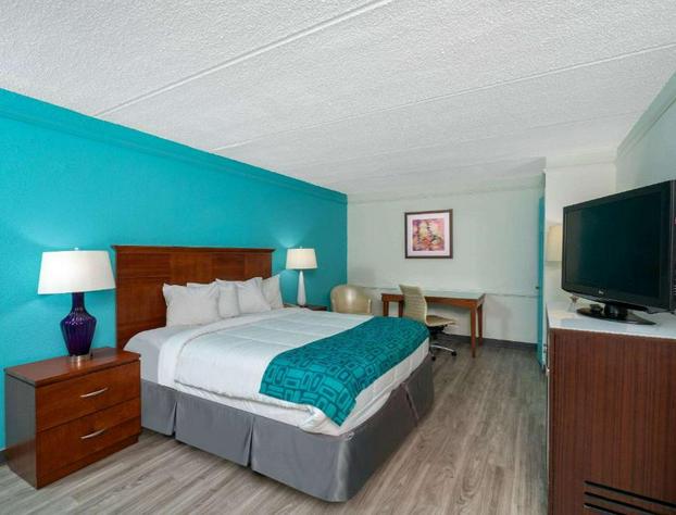 Howard Johnson by Wyndham Atlanta College Park hotel detail image 4