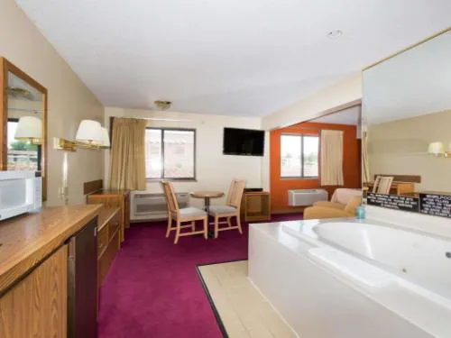 Super 8 by Wyndham Chadron NE hotel detail image 2