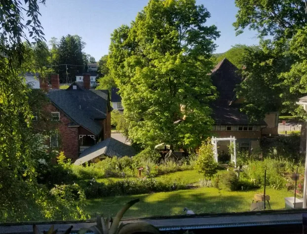 The Queen, A Victorian Bed & Breakfast hotel detail image 2