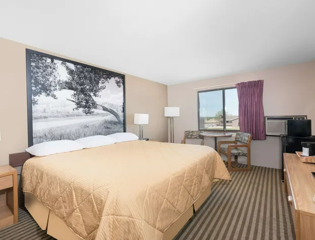 Super 8 by Wyndham Bowman hotel detail image 4