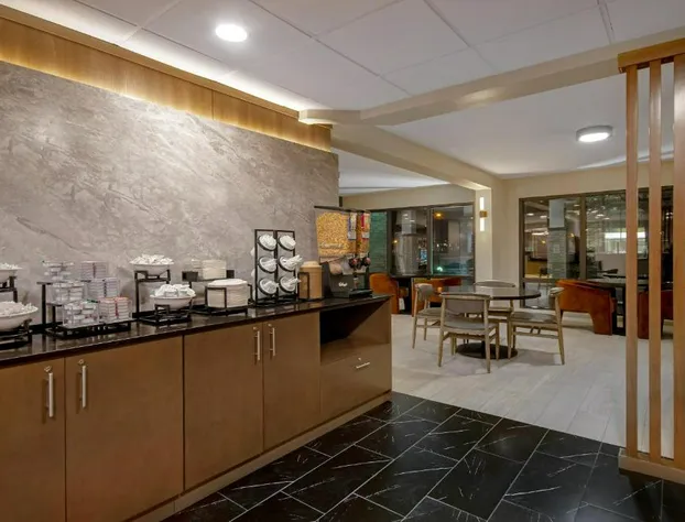 Best Western Plus Meadowlands hotel detail image 3