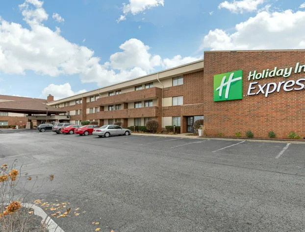 Holiday Inn Express Chicago-Downers Grove by IHG hotel detail image 1