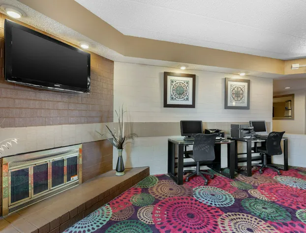 Holiday Inn Express Chicago-Downers Grove by IHG hotel detail image 2