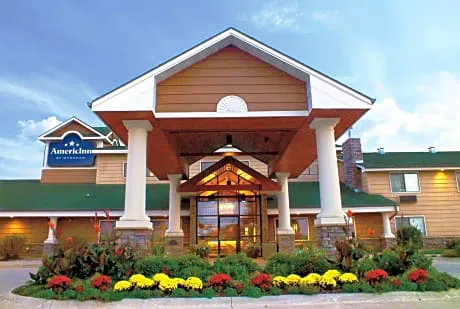 AmericInn by Wyndham Okoboji hotel hero