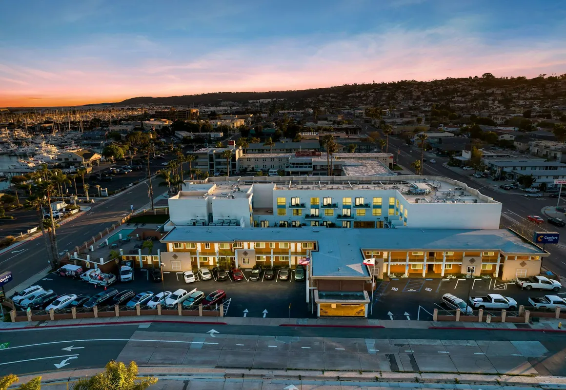 Comfort Inn San Diego Airport At The Harbor hotel hero