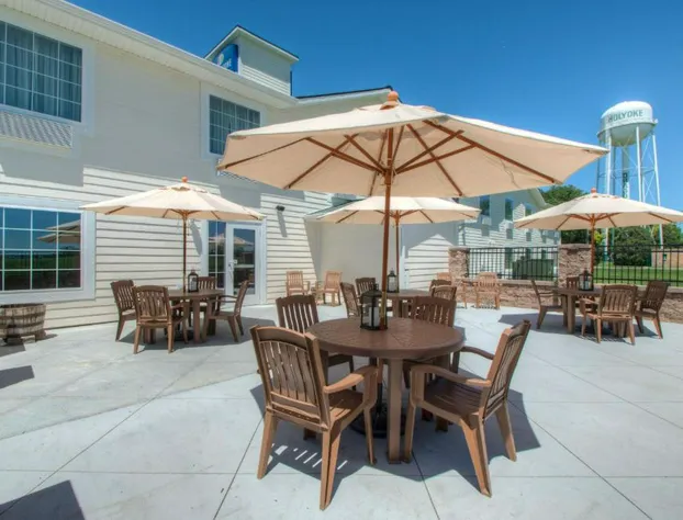 Cobblestone Inn & Suites - Holyoke hotel detail image 4