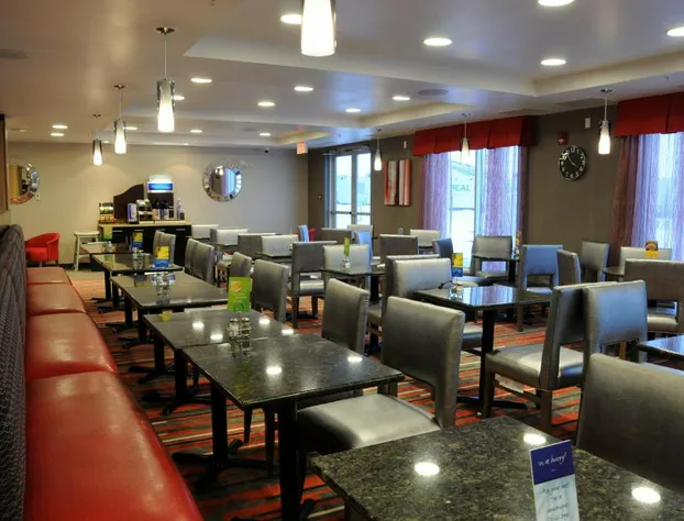 Chateau Inn & Suites Bonnyville hotel detail image 2