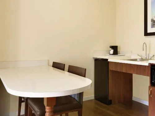 Hampton Inn & Suites Tarpon Springs hotel detail image 4