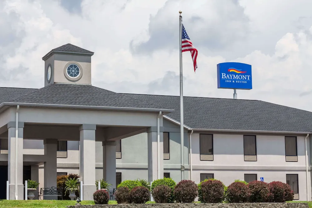 Baymont by Wyndham Madisonville hotel hero