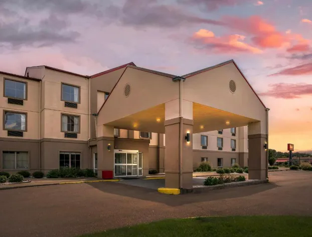 Red Roof PLUS+ & Suites Vicksburg hotel detail image 3