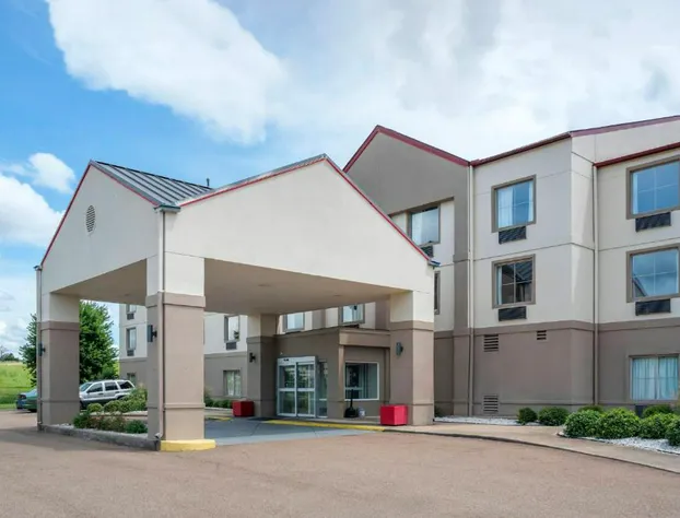 Red Roof PLUS+ & Suites Vicksburg hotel detail image 4