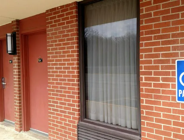 Super 8 by Wyndham Atoka hotel detail image 3