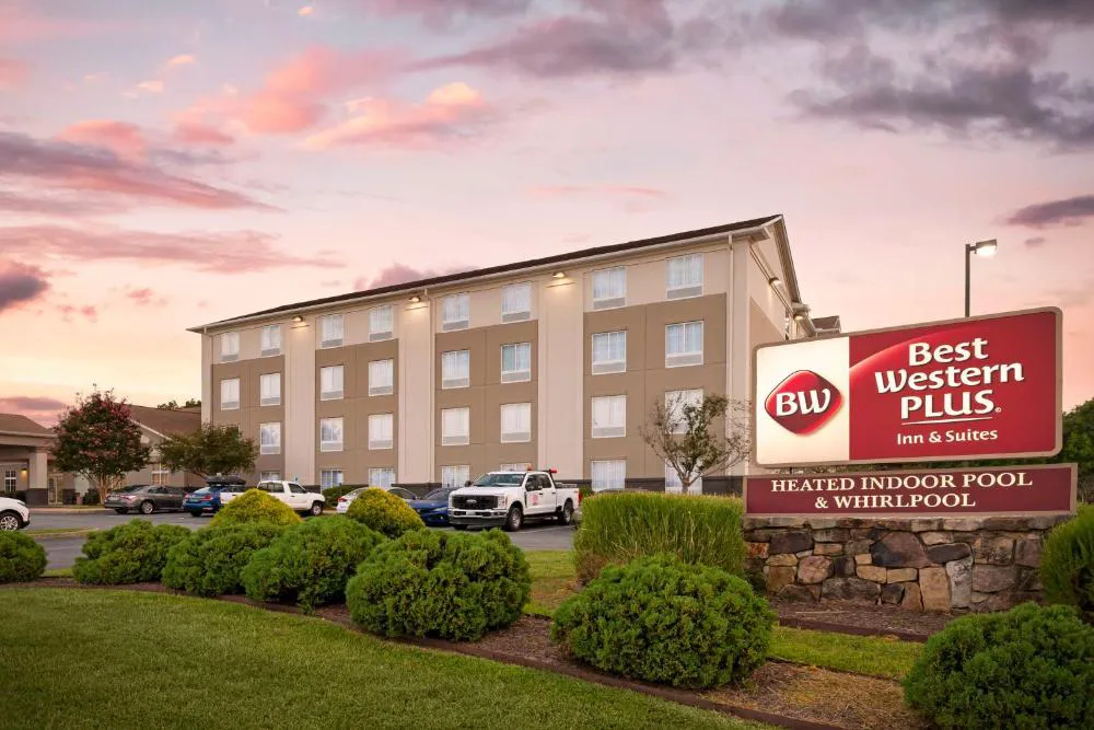 Best Western Plus Crossroads Inn & Suites hotel hero