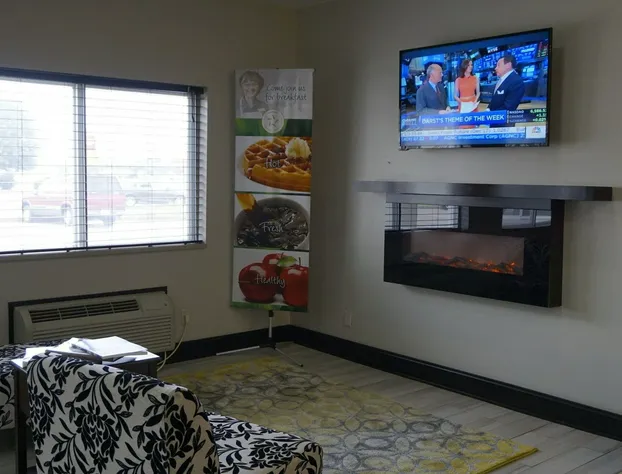 Quality Inn & Suites Lincoln near I-55 hotel detail image 1