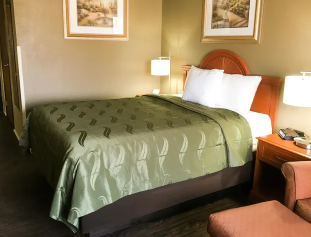 Quality Inn & Suites Lincoln near I-55 hotel detail image 3