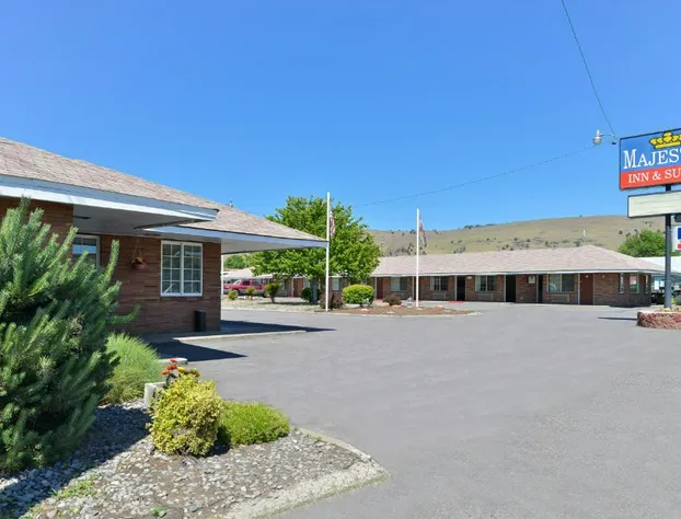 Majestic Inn And Suites hotel detail image 1