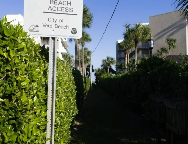 The Caribbean Court Boutique Hotel hotel detail image 3