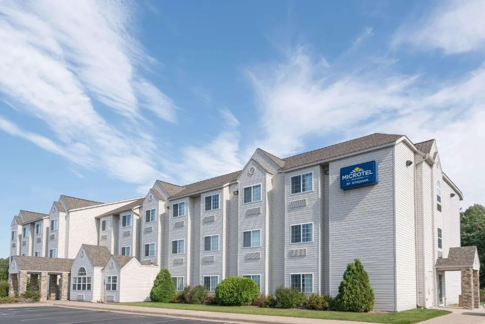 Microtel Inn & Suites by Wyndham Rice Lake hotel hero