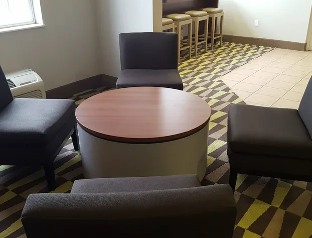 Microtel Inn & Suites by Wyndham Bellevue/Omaha hotel detail image 2