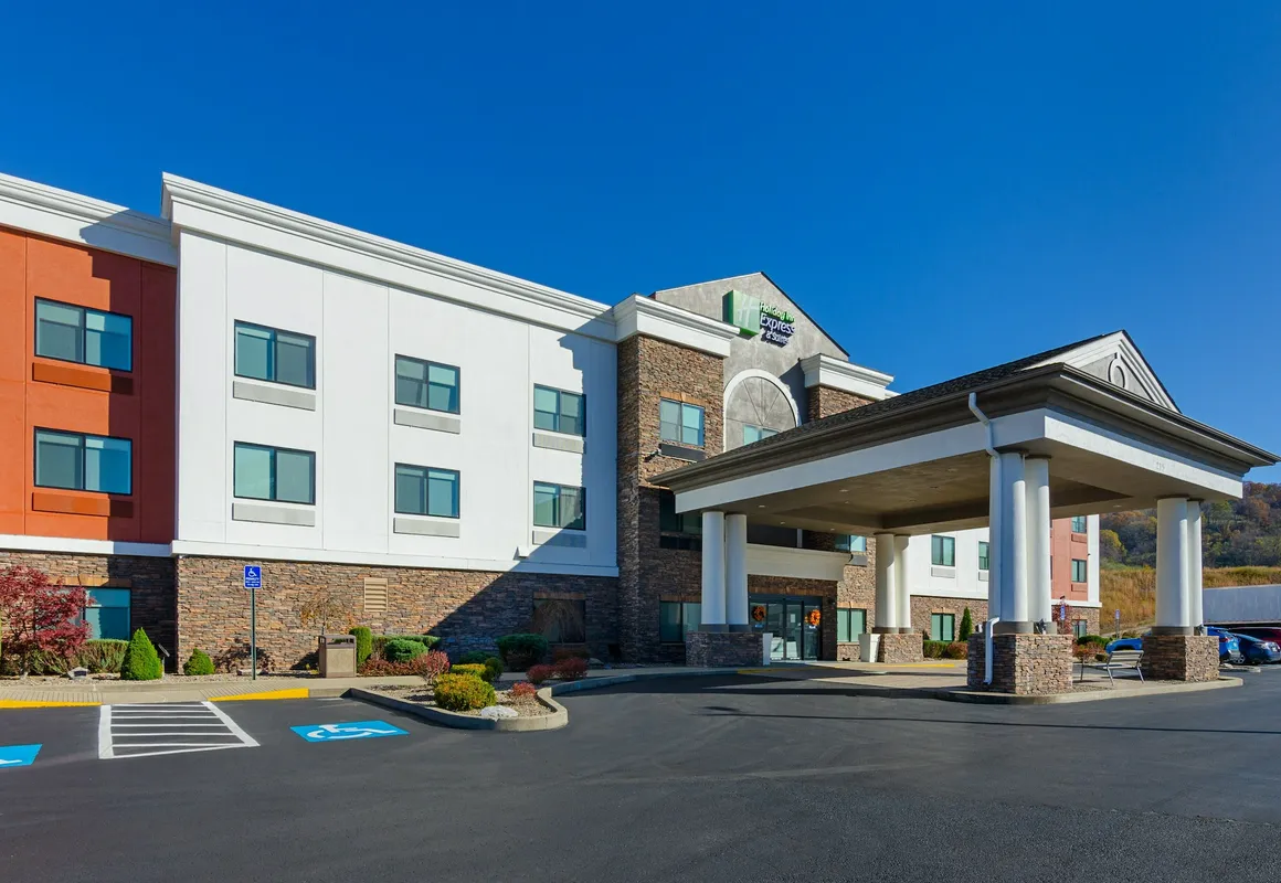 Holiday Inn Express Hotel & Suites Weston by IHG hotel hero