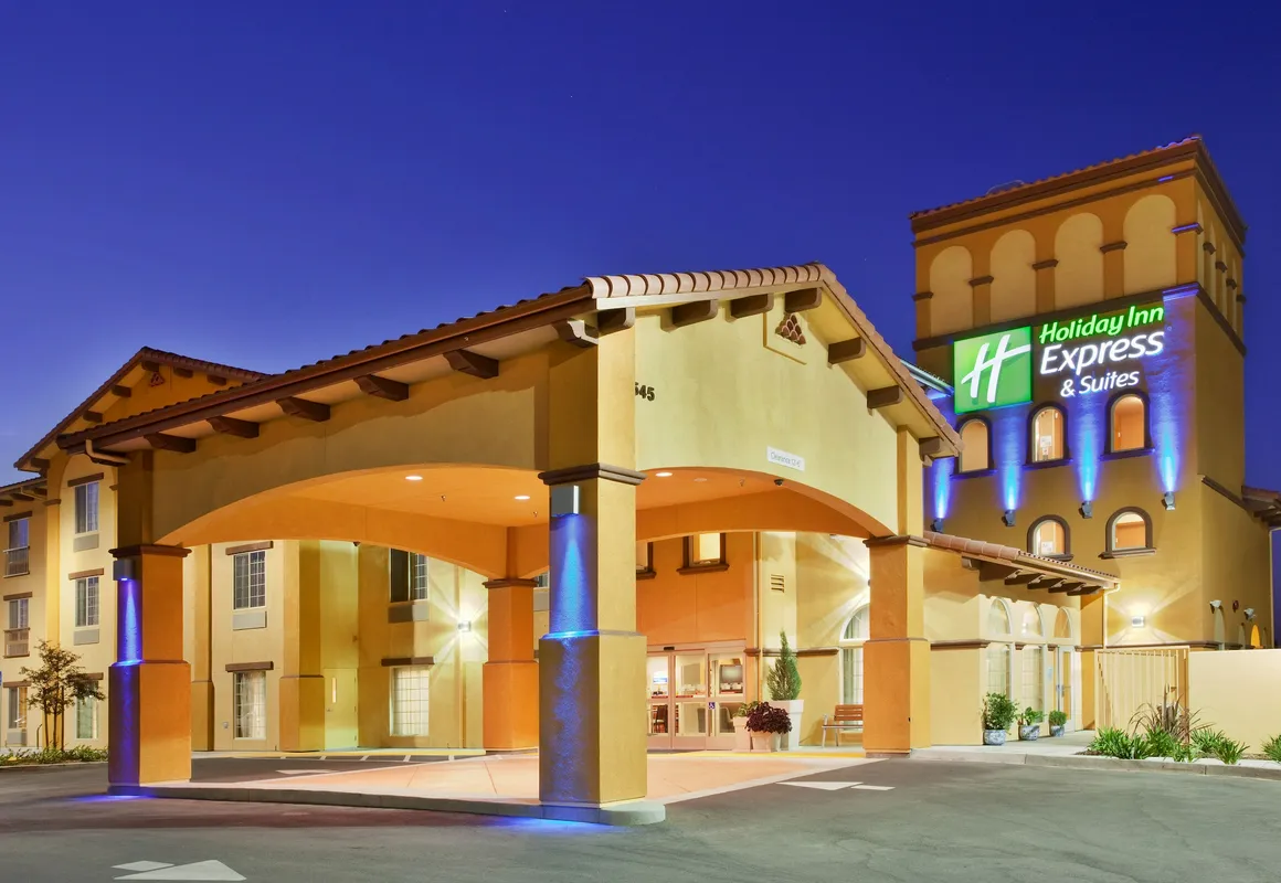 Holiday Inn Express & Suites Willows by IHG hotel hero
