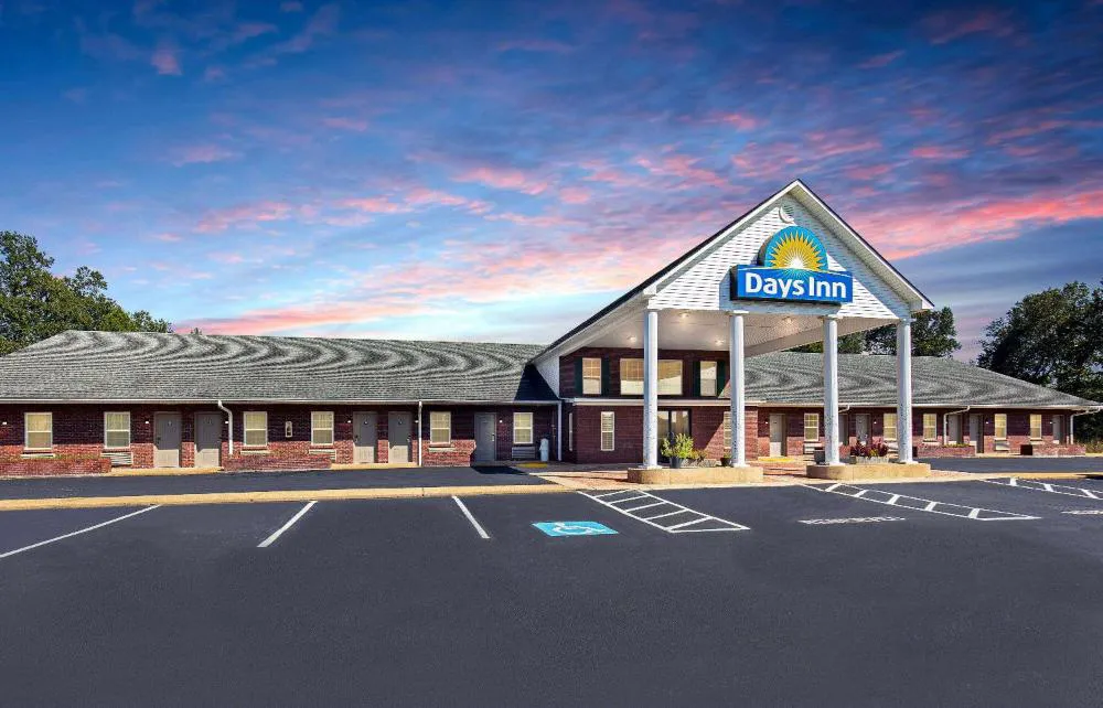 Days Inn by Wyndham Savannah hotel hero