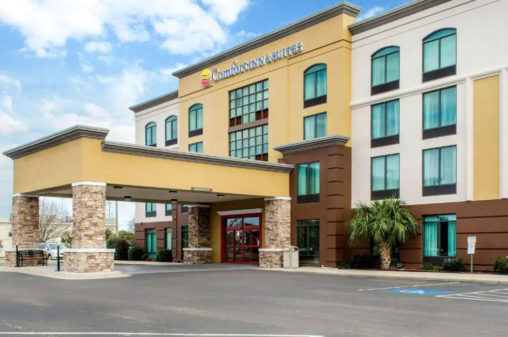 Comfort Inn & Suites Biloxi - D'Iberville hotel hero