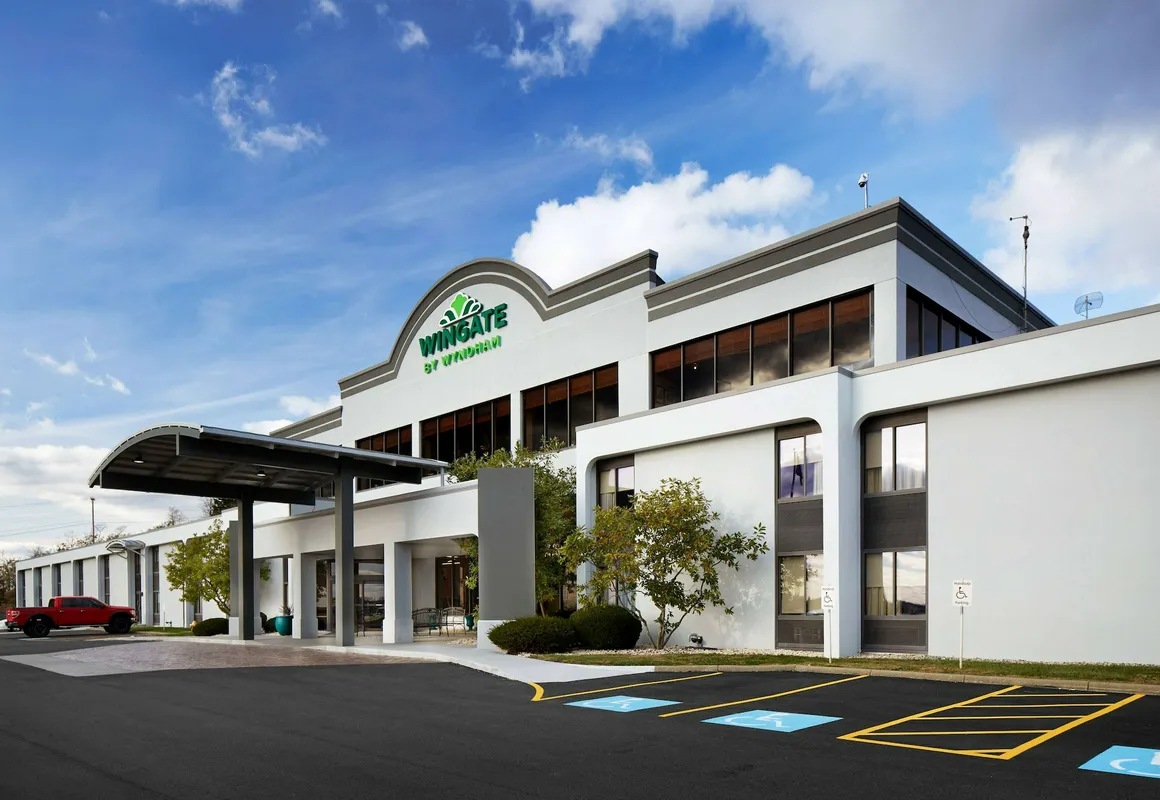 Wingate by Wyndham St. Clairsville/Wheeling hotel hero