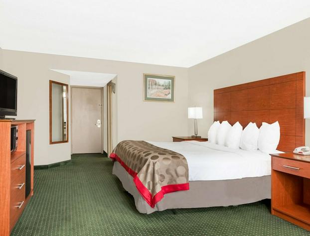 Ramada by Wyndham Lexington North Hotel & Conference Center hotel detail image 3