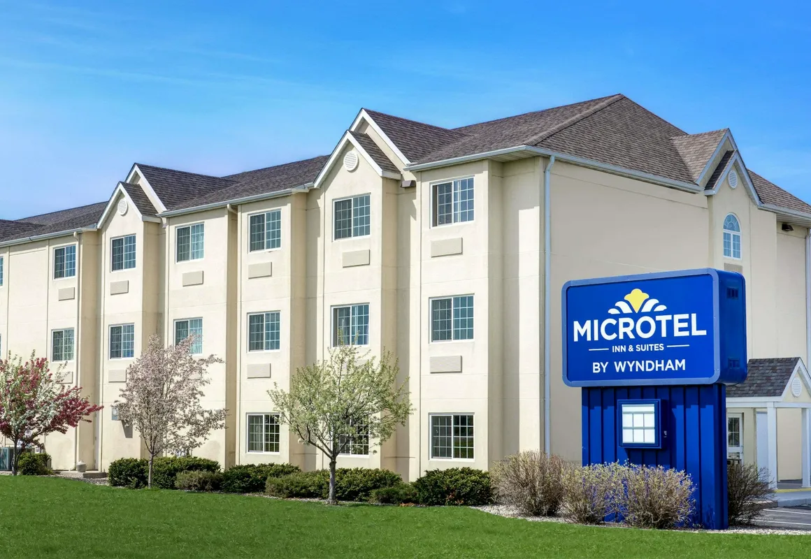 Microtel Inn & Suites by Wyndham Mankato hotel hero