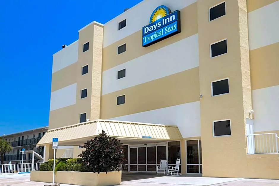 Days Inn by Wyndham Daytona Oceanfront hotel hero