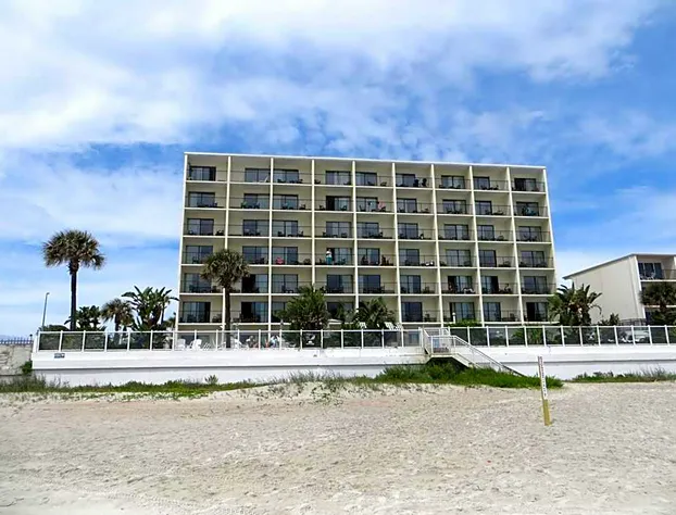 Days Inn by Wyndham Daytona Oceanfront hotel detail image 2