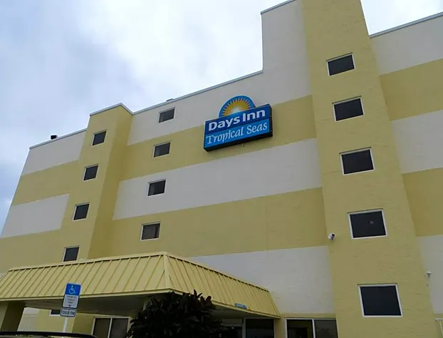 Days Inn by Wyndham Daytona Oceanfront hotel detail image 1