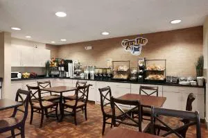 Microtel Inn & Suites by Wyndham Baltimore BWI Airport hotel detail image 4