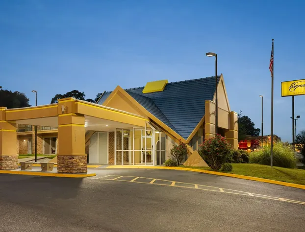 Econo Lodge hotel detail image 1