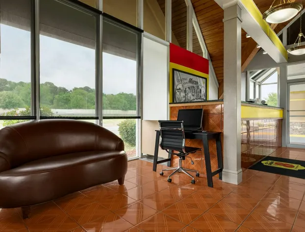 Econo Lodge hotel detail image 2