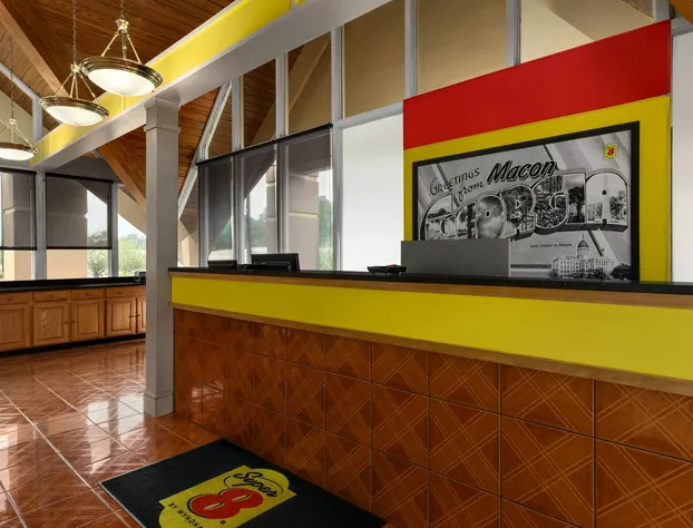 Econo Lodge hotel detail image 3