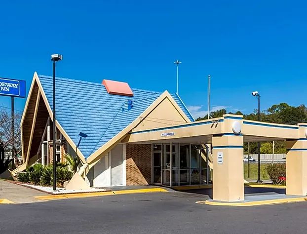 Super 8 by Wyndham Macon GA hotel detail image 1