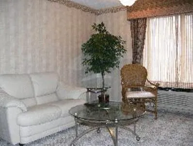 Chateau Royale Inn hotel detail image 2