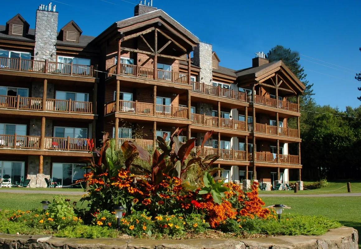 Le Grand Lodge Mont-Tremblant hotel hero