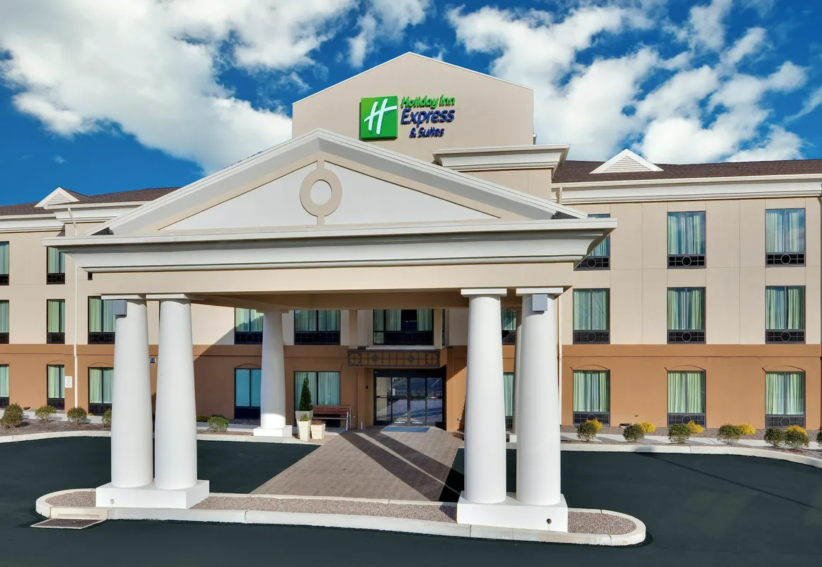 Holiday Inn Express Hotel & Suites Lebanon by IHG hotel hero