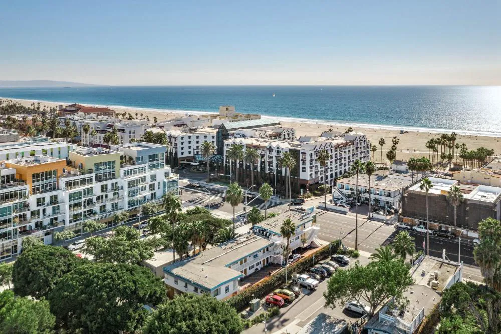 Sea Blue Hotel hotel hero