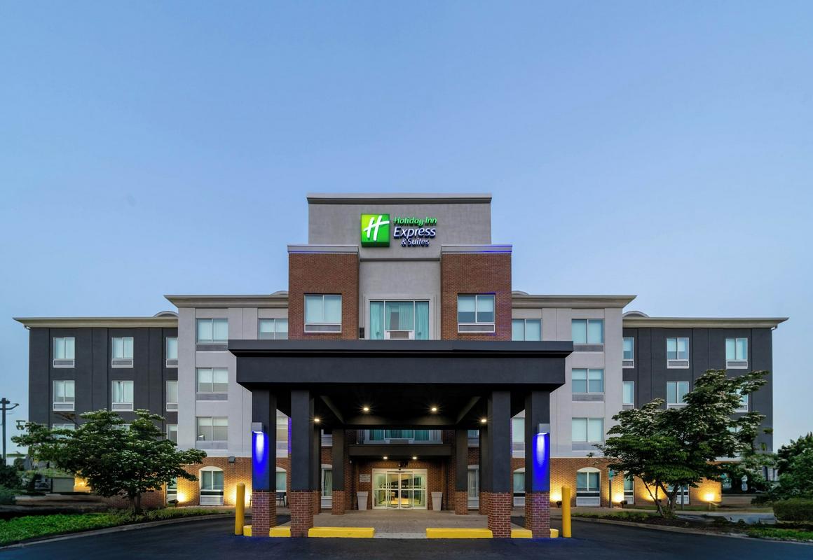Holiday Inn Express Hotel & Suites Woodbridge by IHG hotel hero